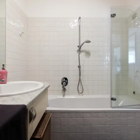 Charme In Brera, 1 Bdrm Lägenhet *
